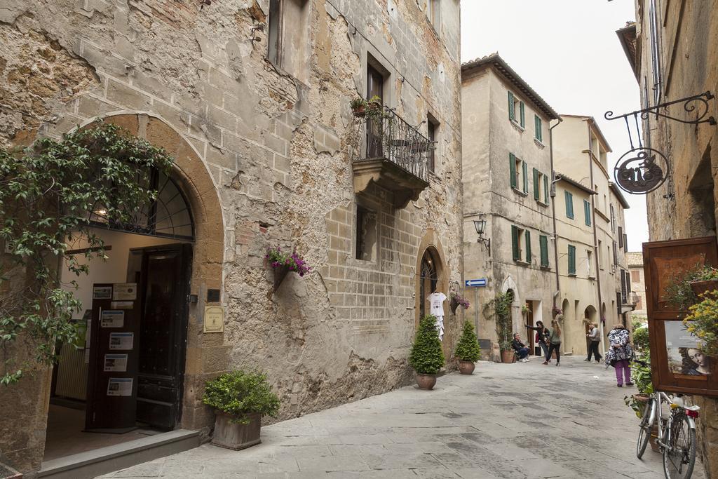 Affittacamere Del Corso ピエンツァ エクステリア 写真